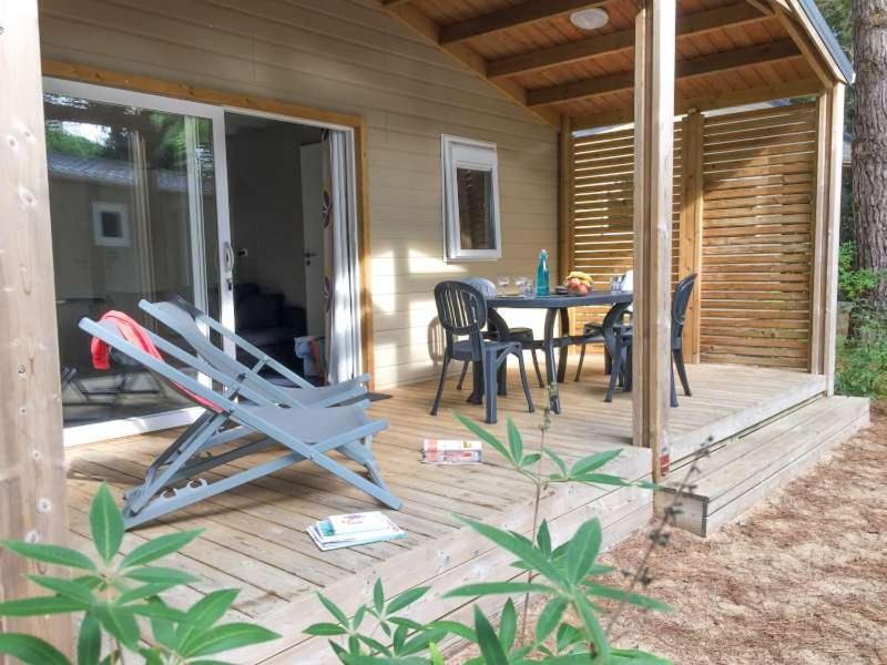 Camping Le Suroit เลอบัวส์-ปลาจ-อ็อง-เร ภายนอก รูปภาพ