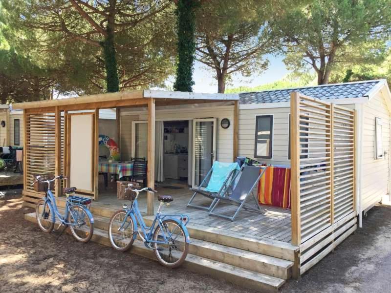 Camping Le Suroit เลอบัวส์-ปลาจ-อ็อง-เร ภายนอก รูปภาพ