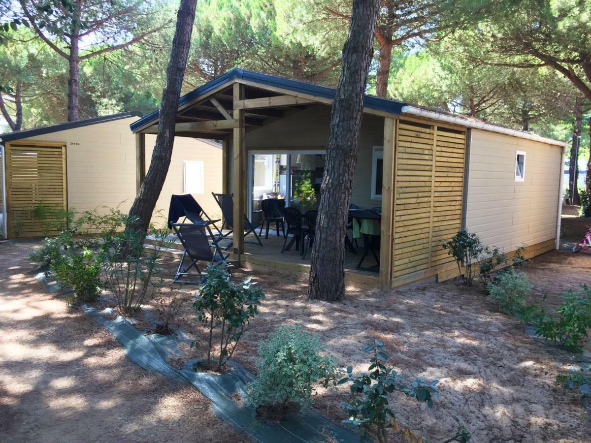 Camping Le Suroit เลอบัวส์-ปลาจ-อ็อง-เร ภายนอก รูปภาพ